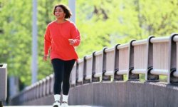 Недолго, но эффективно: как правильно ходить пешком, чтобы похудеть