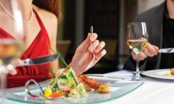 Какие уловки помогут соблюдать диету, обедая вне дома