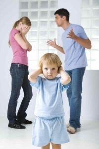 как ребенку помочь пережить развод родителей