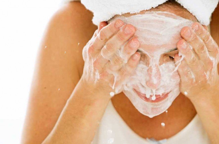Как правильно смывать домашние маски, чтобы не навредить коже