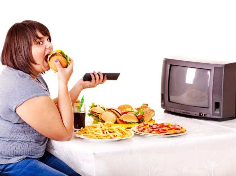 Как избыток просмотра телевизора влияет на набор веса