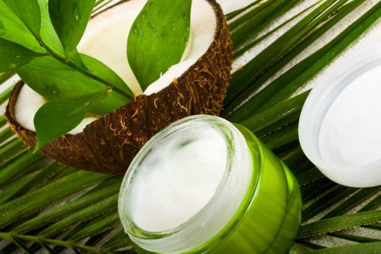 Как приготовить маску из кокосового масла для жирных волос с пересушенными кончиками