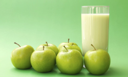Яблоки и кефир для детоксикации организма: самая простая диета для очищения организма