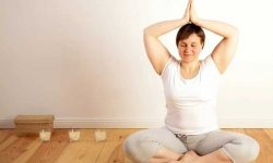 Как предотвратить отечность при лишнем весе с помощью 5 асан йоги