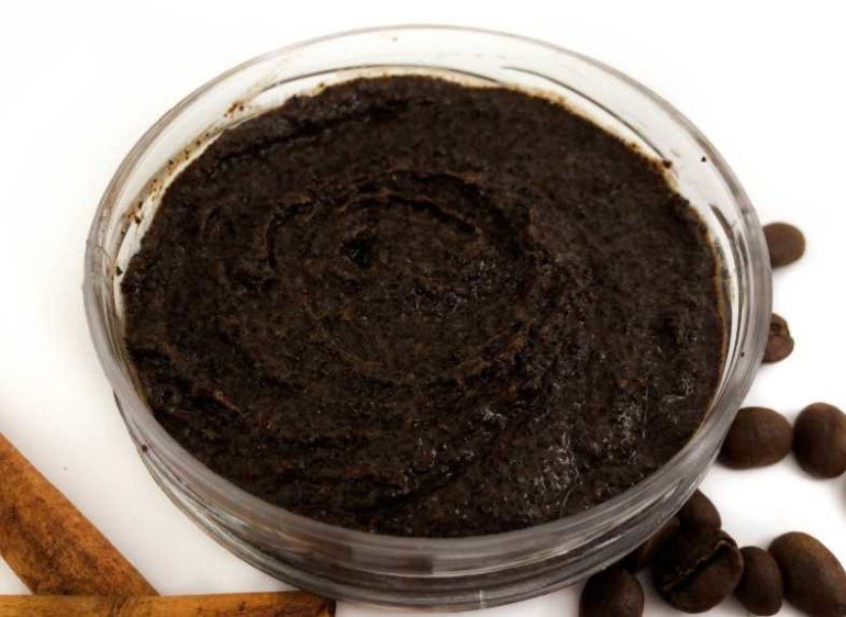 Ароматно и полезно: рецепт обертывания из кофейной гущи и порошка какао