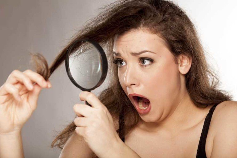 Как укрепить ломкие волосы простым домашним средством?