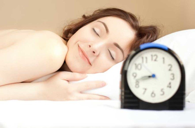 В какое время нужно ложиться спать, чтобы не толстеть?