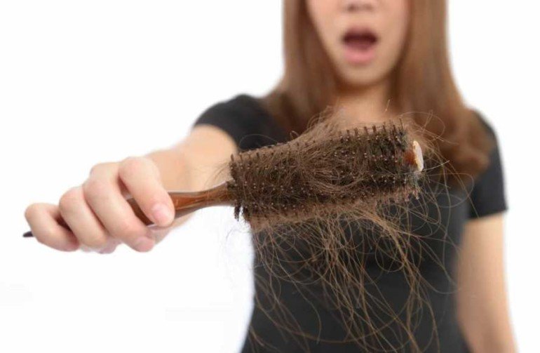 Как избежать ломкости волос и ногтей во время похудения 