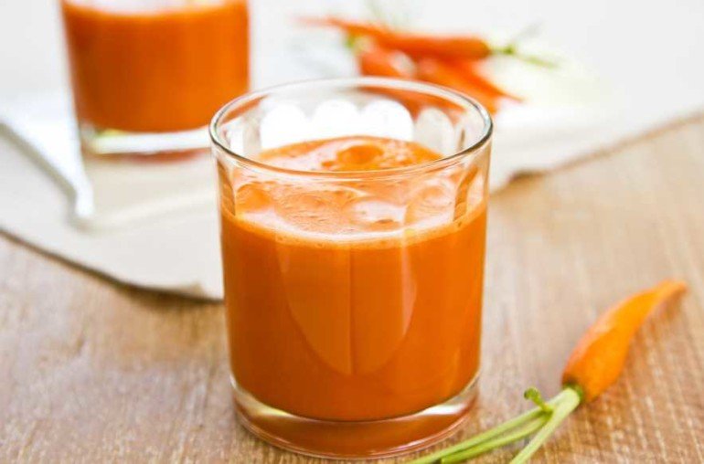 Осветляем веснушки за 5 минут в день с помощью сока моркови