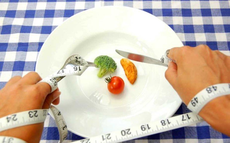 Чем опасны пропуски приема пищи на диете