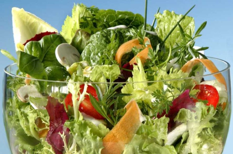 5 причин начинать прием пищи с овощного салата