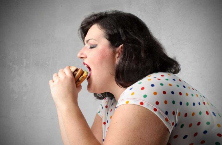 Как люди толстеют, сами того не замечая: 5 опасных ловушек мышления.