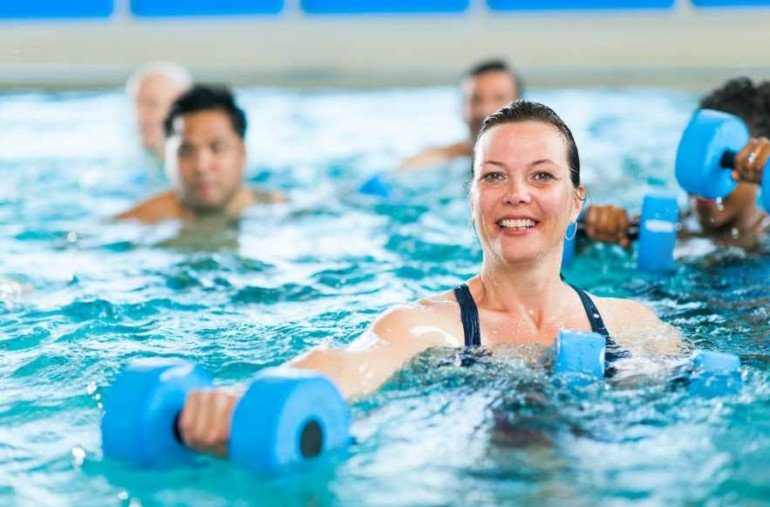 Как правильно плавать в бассейне, чтобы сбросить лишний вес