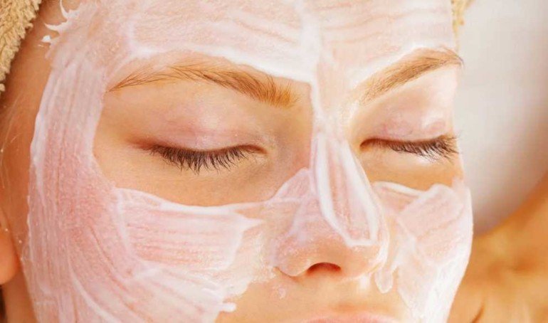 Эффект с первого применения: как приготовить миндальную маску от морщин вокруг глаз