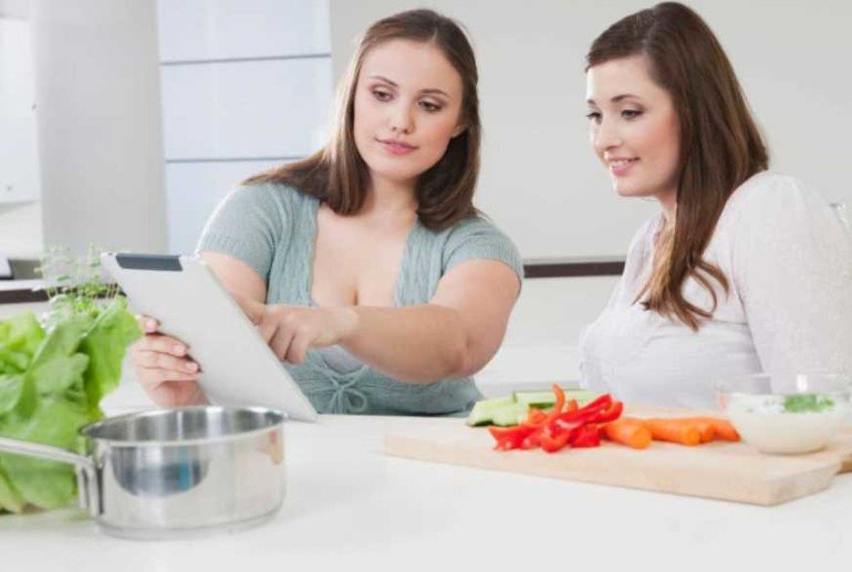 Как выбрать правильную диету, чтобы не готовить себе отдельно от семьи