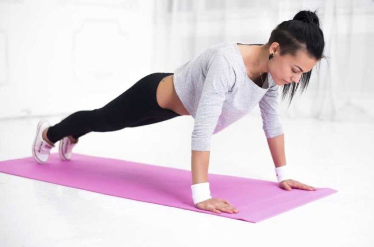 5 лучших упражнений от жировой прослойки на боках и спине