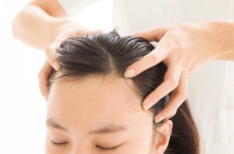 Как делать домашний массаж кожи головы от выпадения волос