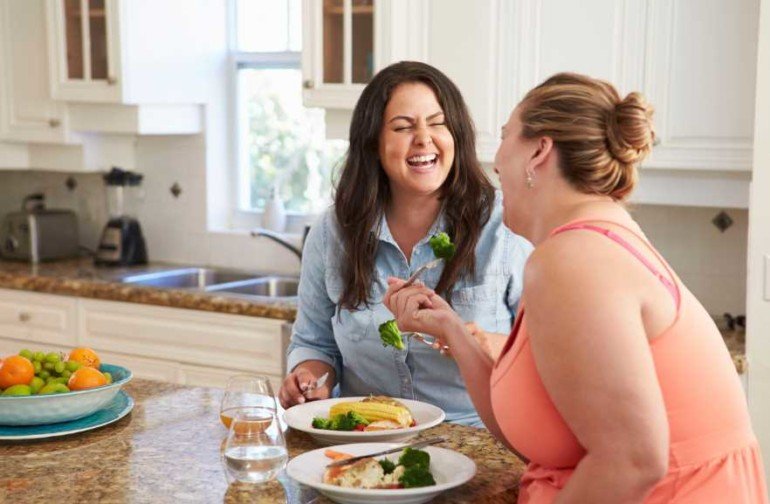 Как выбрать правильную диету, чтобы не готовить себе отдельно от семьи