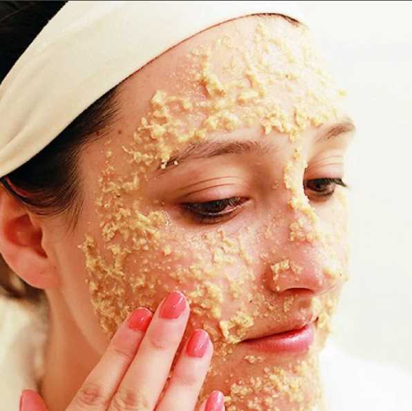 Овсяная маска для лица с медом - простой домашний рецепт, который сделает вашу кожу чистой и увлажненной! Ниже вы узнаете, как сделать эту маску в домашних условиях.