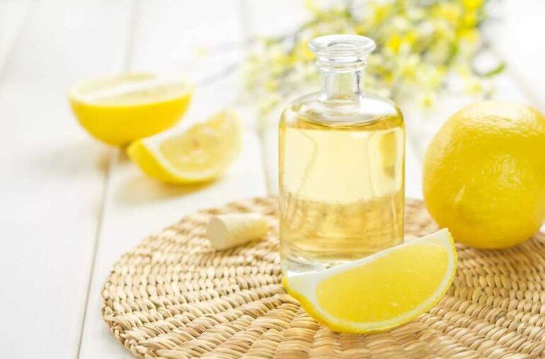 Как приготовить лимонный лосьон для освежения увядающей кожи