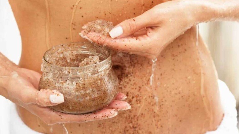 Готовим бережное очищение для сухой кожи: кофейный скраб за 5 минут