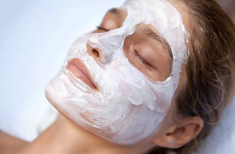 Универсальная сметанно-рисовая маска для ухода за кожей лица