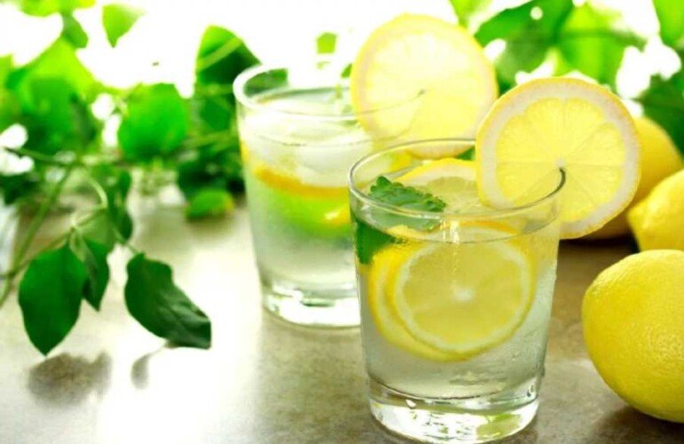 Лимонная вода для похудения: 5 мифов и один важный факт