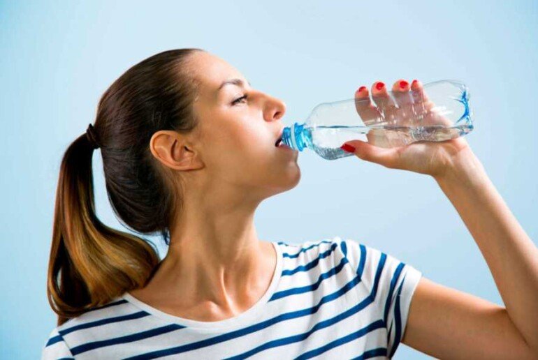 Питьевой режим и похудения: почему вода так нужна?