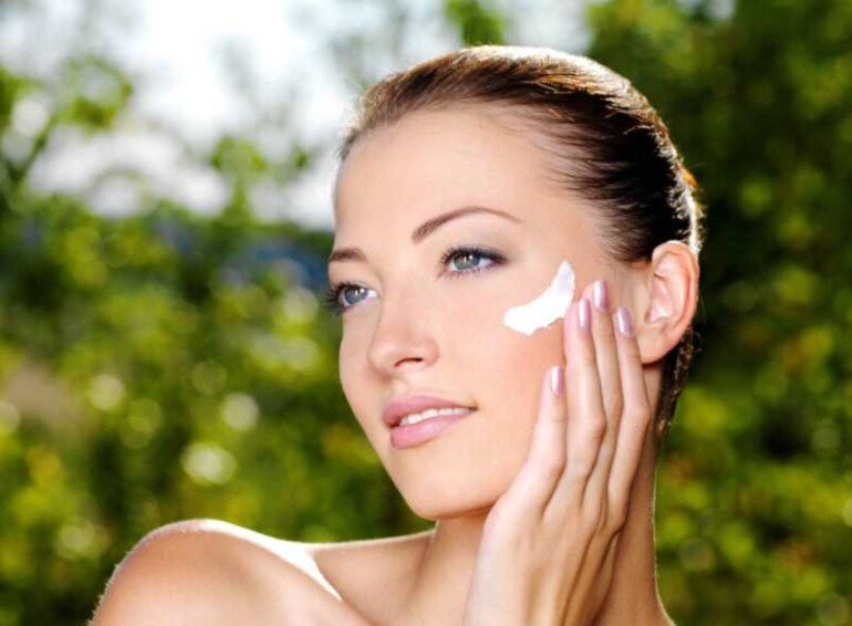 7 ошибок, которые делает каждая женщина при нанесении крема на лицо