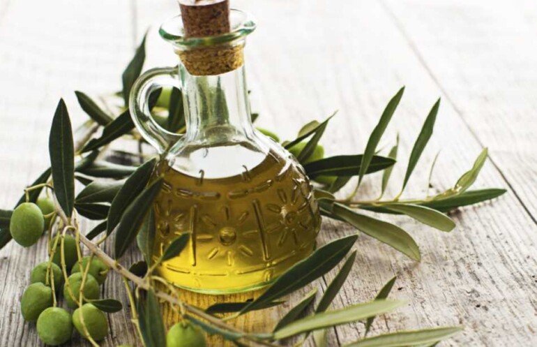 Применяем оливковое масло для кожи лица правильно